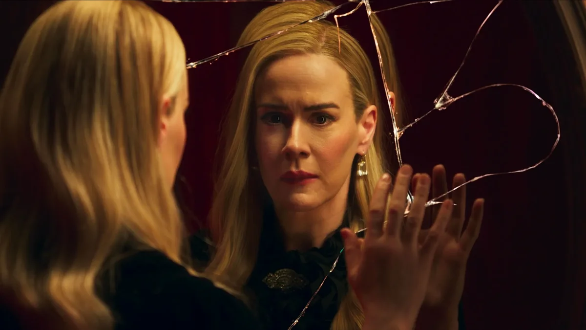 American Horror Story saison 13 rappelle tout le monde : les sorcières, Constance, Twisty et même Kai sont de retour