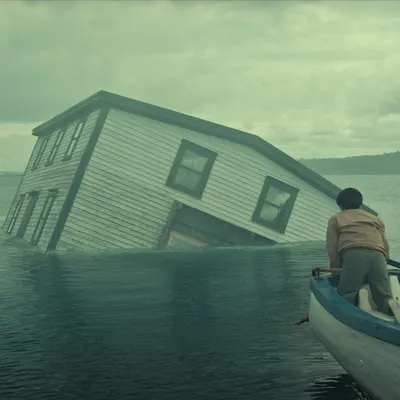 Below met Josh Hartnett face à ce que Terre-Neuve cachait sous l’eau
