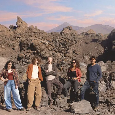 Netflix prépare un nouveau thriller de Javier Castillo : un meurtre au pied du Teide et quatre épisodes pour résoudre le mystère
